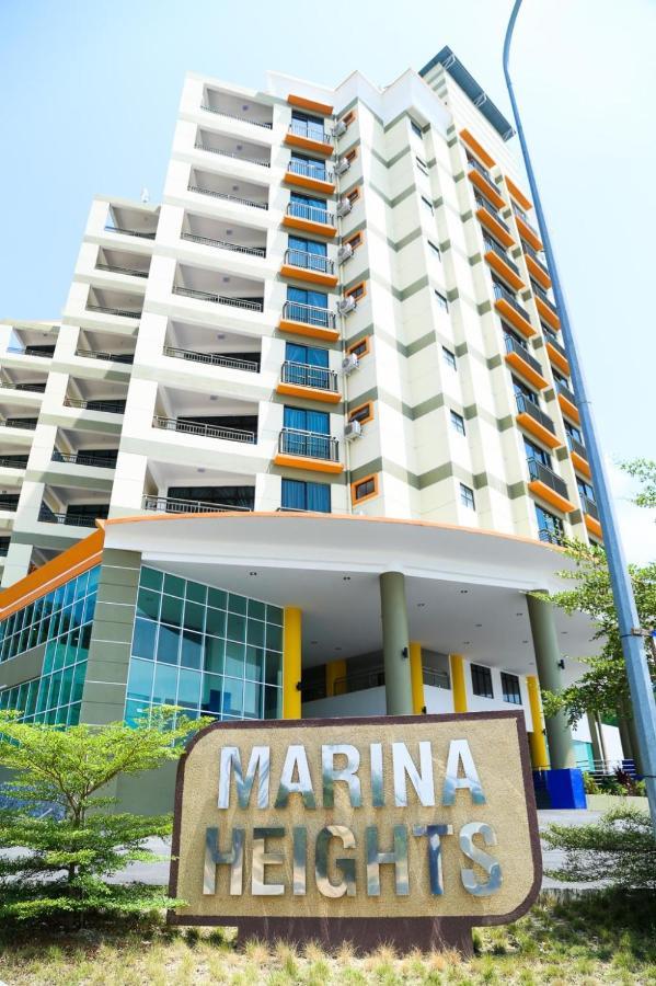 Marina Heights Hotel Residences Lumut Luaran gambar
