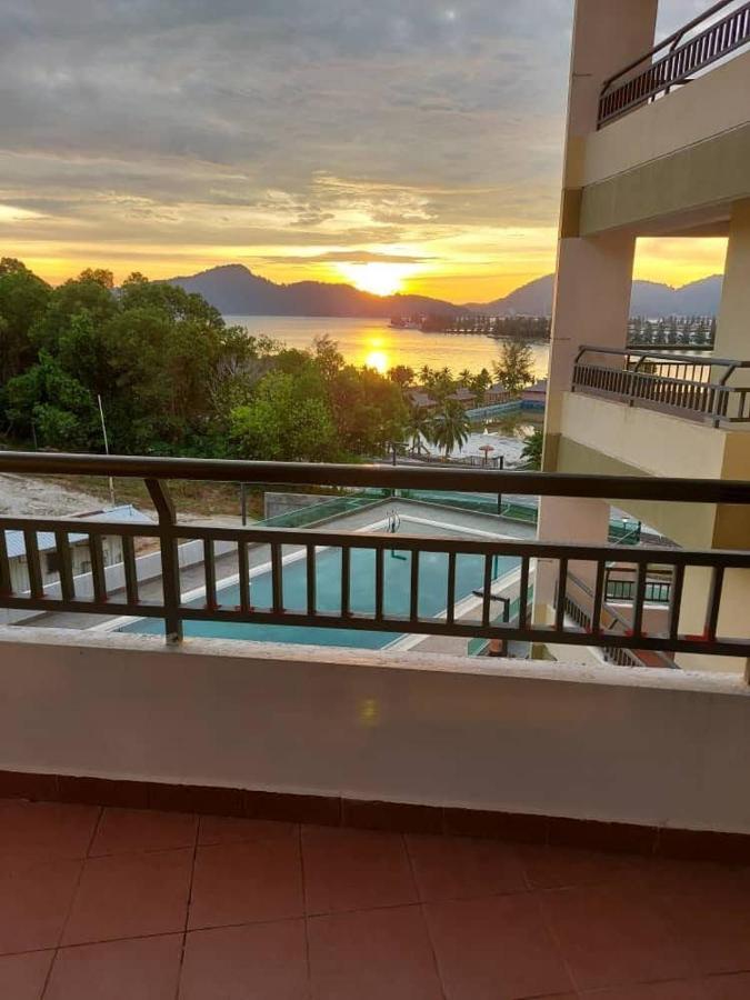 Marina Heights Hotel Residences Lumut Luaran gambar